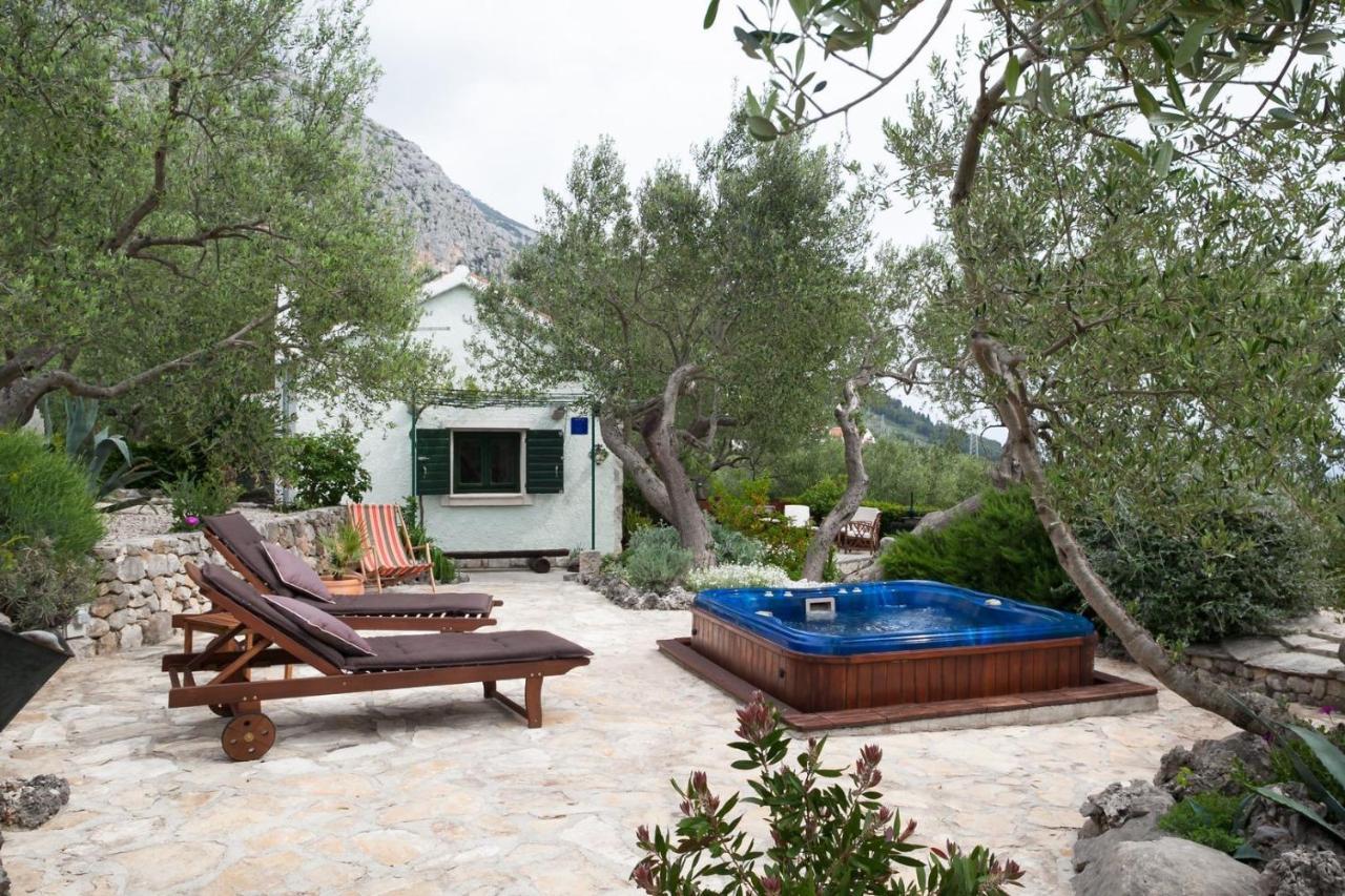 Holiday House Jano In Makarska, Jacuzzi Villa Exterior foto